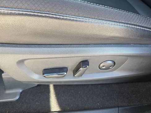 Used 2024 Nissan Pathfinder SL w/ SL Premium Package image 15