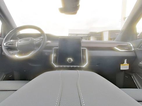 New 2026 GMC Acadia Denali FWD image 27