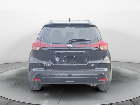 Used 2023 Nissan Kicks SV image 4