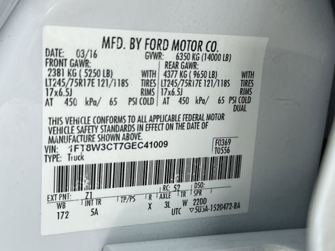 Used 2016 Ford F350 Lariat w/ Lariat Interior Package image 28