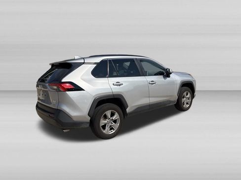 Used 2025 Toyota RAV4 XLE AWD/4WD image 4