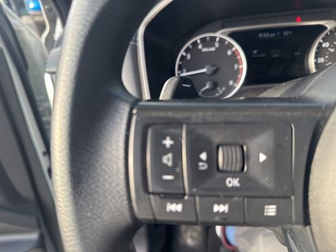 Used 2024 Nissan Rogue S image 16