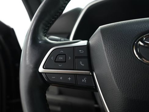Used 2023 Toyota Highlander XSE AWD/4WD image 29
