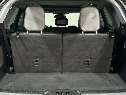 Used 2022 Ford Explorer Limited w/ Equipment Group 301A AWD/4WD image 40