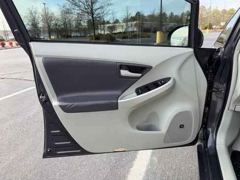 Used 2011 Toyota Prius Three image 12