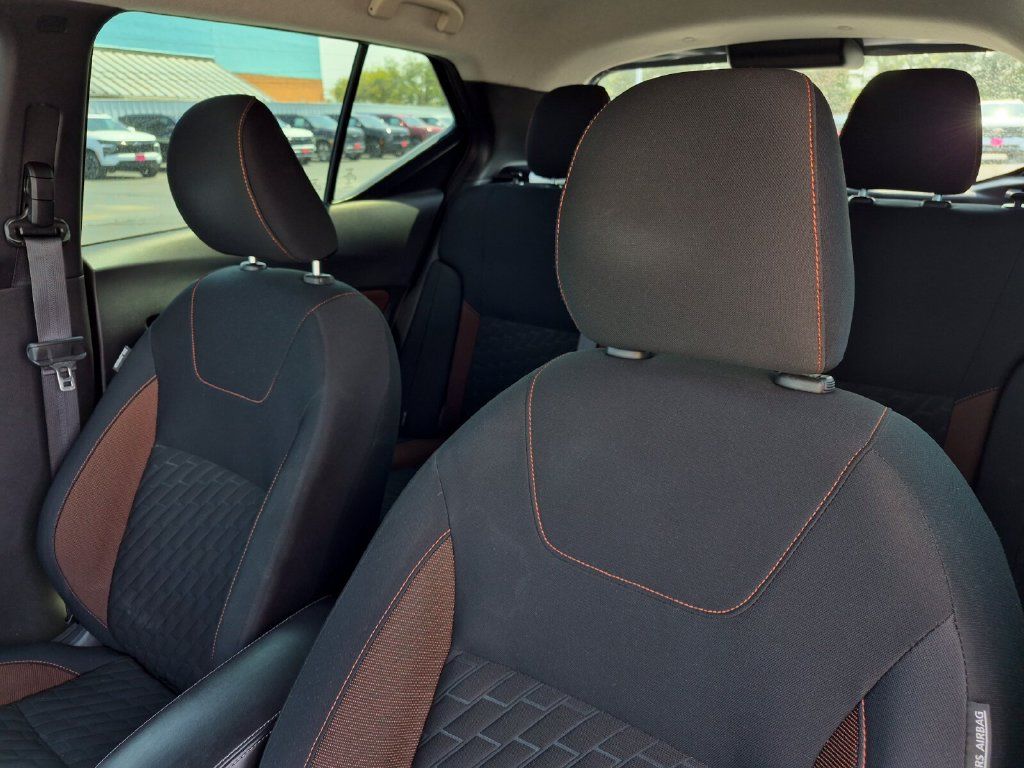 Used 2021 Nissan Kicks SR FWD image 28