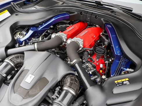 Certified 2022 Ferrari Roma image 38