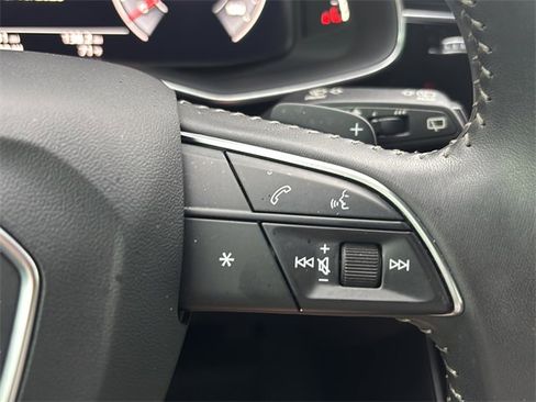 Used 2019 Audi Q8 Premium Plus w/ Premium Plus image 24