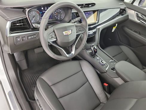 Certified 2025 Cadillac XT6 Premium Luxury w/ Technology Package image 19