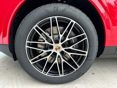 Used 2025 Porsche Cayenne E-Hybrid image 44