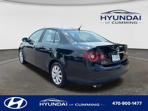 Used 2010 Volkswagen Jetta Limited Edition FWD image 5