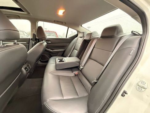 Certified 2021 Nissan Altima 2.5 Platinum image 17