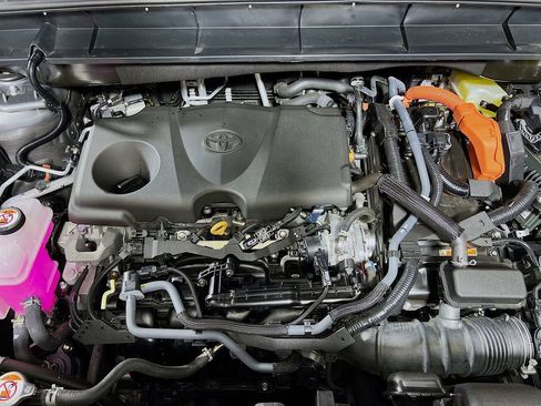 Certified 2025 Toyota Highlander Limited AWD/4WD image 29