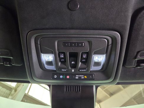 Used 2023 GMC Sierra 1500 Denali Ultimate image 21