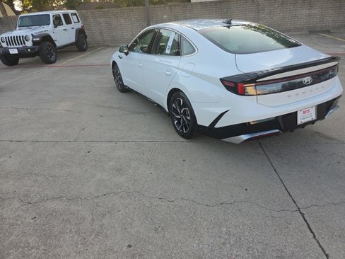 Used 2025 Hyundai Sonata SEL FWD image 8