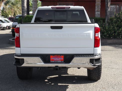 Used 2021 Chevrolet Silverado 1500 LT w/ Convenience Package II AWD/4WD image 7