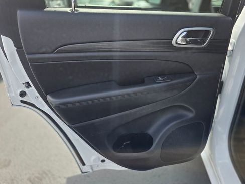 Used 2019 Jeep Grand Cherokee Altitude RWD image 20