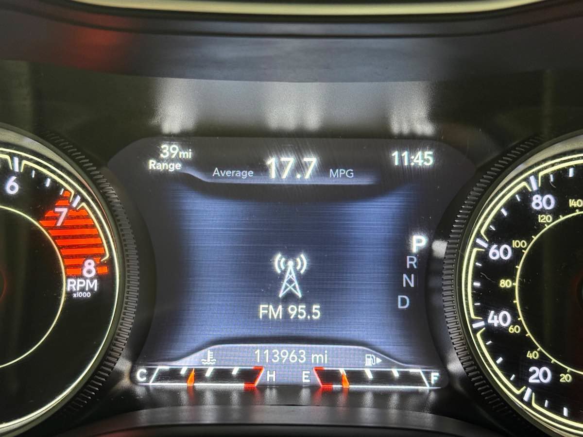 Used 2020 Jeep Cherokee Trailhawk AWD/4WD image 18