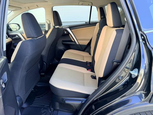 Used 2017 Toyota RAV4 XLE w/ Carpet Mat Package AWD/4WD image 12