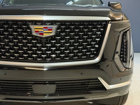 New 2026 Cadillac Escalade ESV Luxury w/ Touring Package image 21