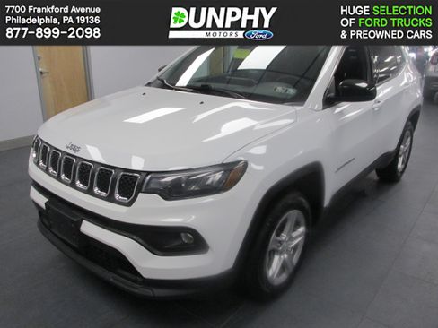 Used 2024 Jeep Compass Latitude image 1