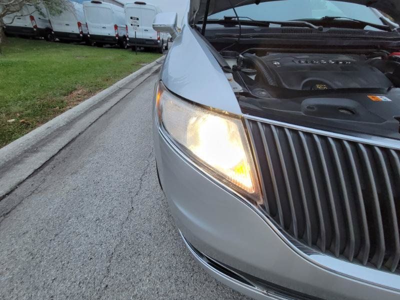 Used 2013 Lincoln MKT AWD image 70