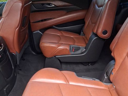 Used 2015 Cadillac Escalade ESV Premium AWD/4WD image 19