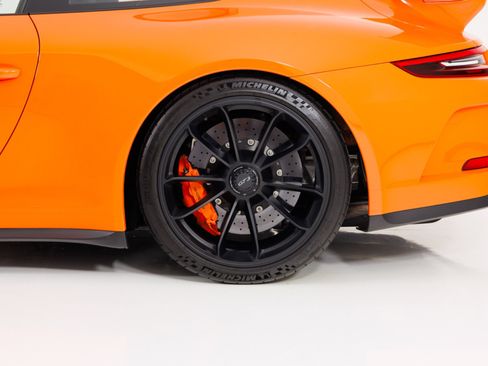Used 2018 Porsche 911 GT3 RWD image 11