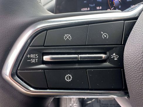 Used 2025 Chevrolet Traverse LT w/ Sun and Wheel Package image 19