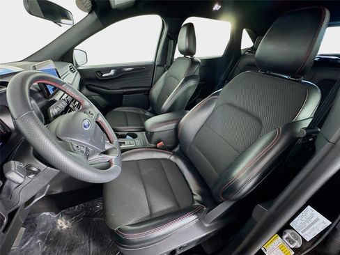 Used 2025 Ford Escape ST-Line Select AWD/4WD image 12