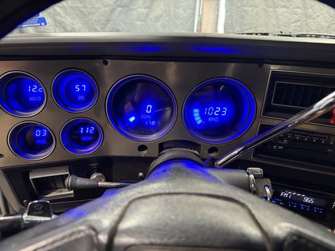 Used 1987 GMC Suburban 2WD image 20