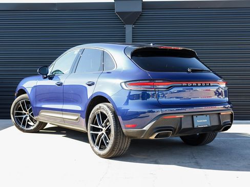 Certified 2025 Porsche Macan image 3