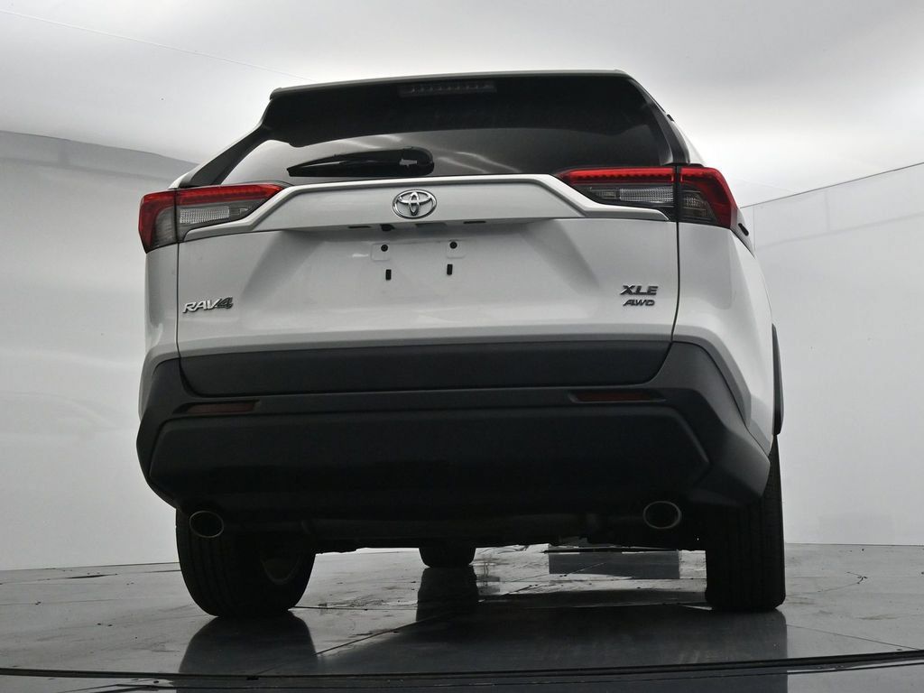 Used 2024 Toyota RAV4 XLE AWD/4WD image 21