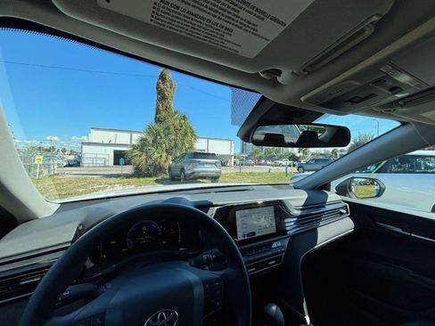 Used 2025 Toyota Camry LE image 33