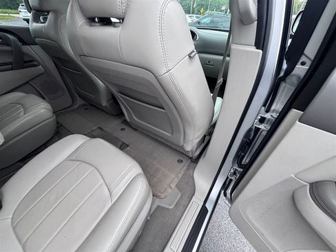 Used 2016 Buick Enclave Leather FWD image 28