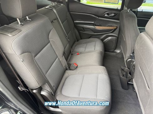 Used 2021 GMC Acadia SLE w/ Driver Convenience Package FWD image 11