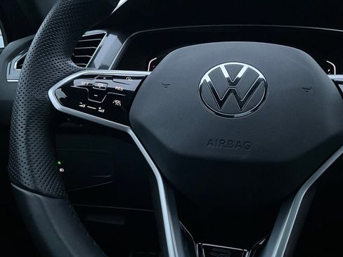 Used 2022 Volkswagen Tiguan SEL R-Line image 21