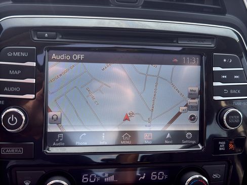 Used 2016 Nissan Maxima Platinum FWD image 17