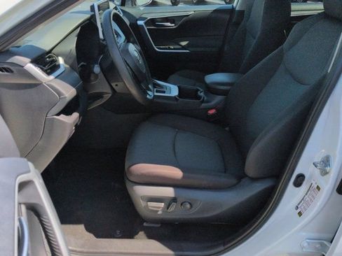 Certified 2025 Toyota RAV4 XLE AWD/4WD image 8