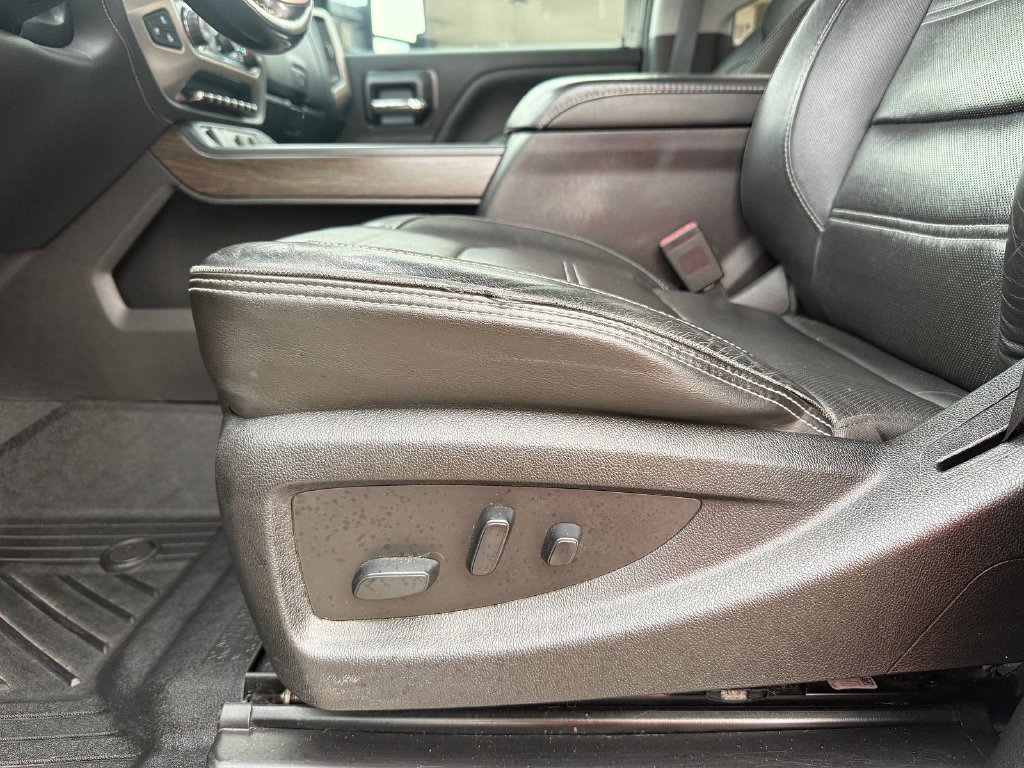 Used 2019 GMC Sierra 2500 Denali w/ Duramax Plus Package AWD/4WD image 10