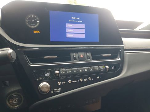 Used 2024 Lexus ES 350 w/ Premium Package image 26