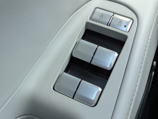New 2026 Lincoln Navigator L Premier AWD/4WD image 23