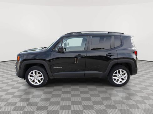 Used 2018 Jeep Renegade Latitude AWD/4WD image 8