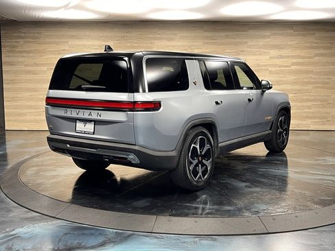 Used 2024 Rivian R1S Adventure image 20