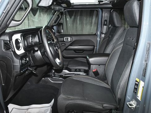 Used 2024 Jeep Wrangler Unlimited Sahara AWD/4WD image 36