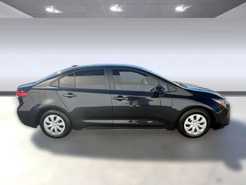 Certified 2022 Toyota Corolla L image 8