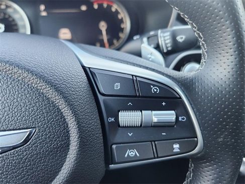 Used 2023 Genesis G70 2.0T image 8