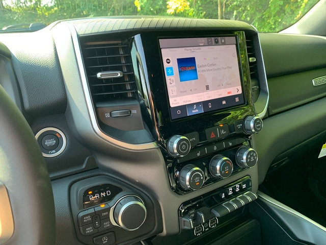 New 2026 RAM 1500 4x4 Crew Cab image 18
