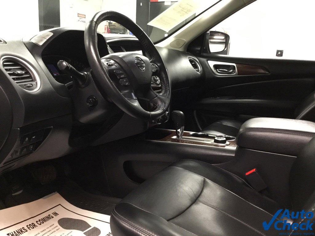 Used 2020 Nissan Pathfinder Platinum AWD/4WD image 25