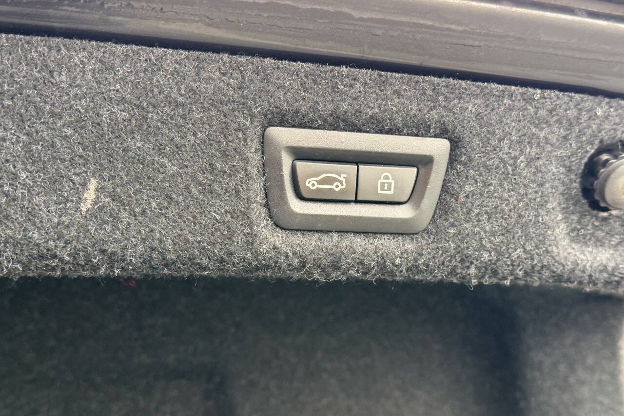 Used 2018 BMW 530i xDrive AWD/4WD image 19